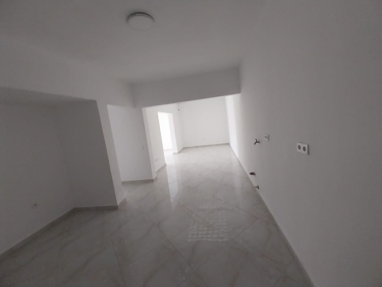 Espaço comercial para arrendamento na Praia, Santiago — foto 2