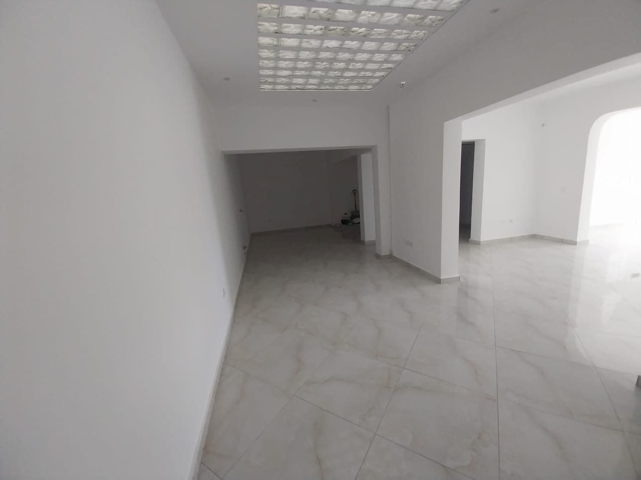 Espaço comercial para arrendamento na Praia, Santiago — foto 3