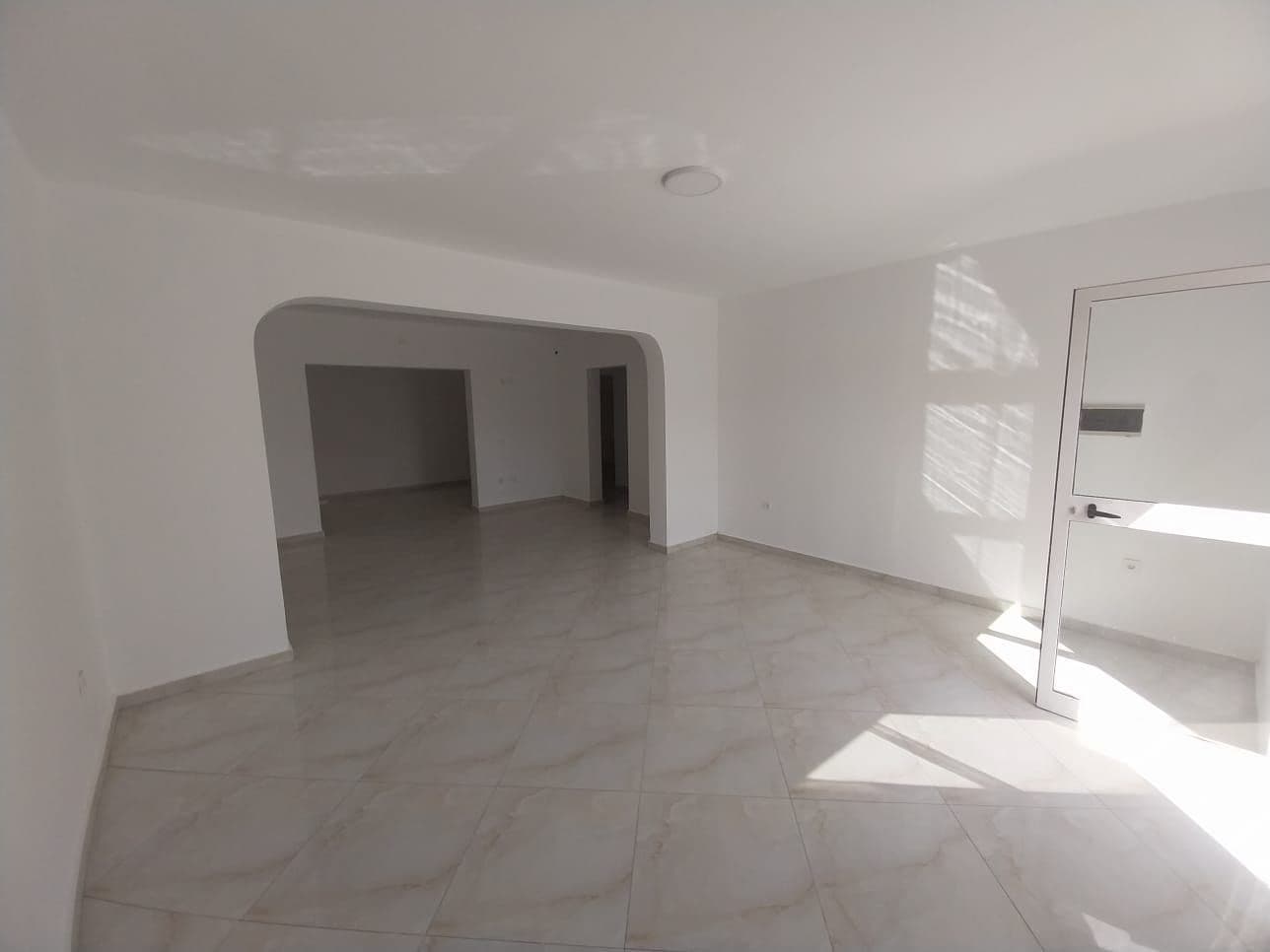 Espaço comercial para arrendamento na Praia, Santiago — foto 4
