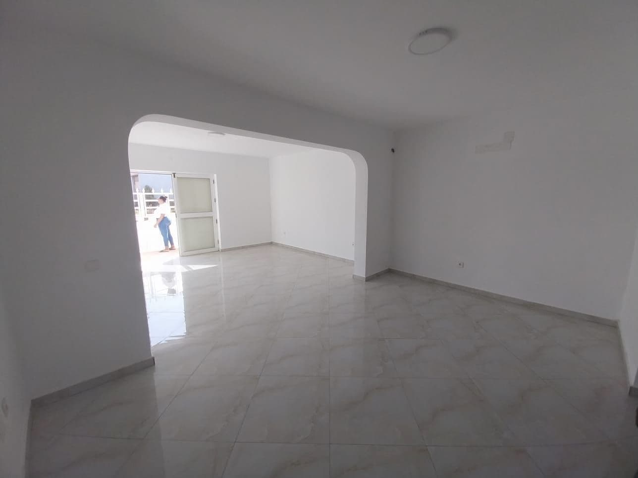 Espaço comercial para arrendamento na Praia, Santiago — foto 5