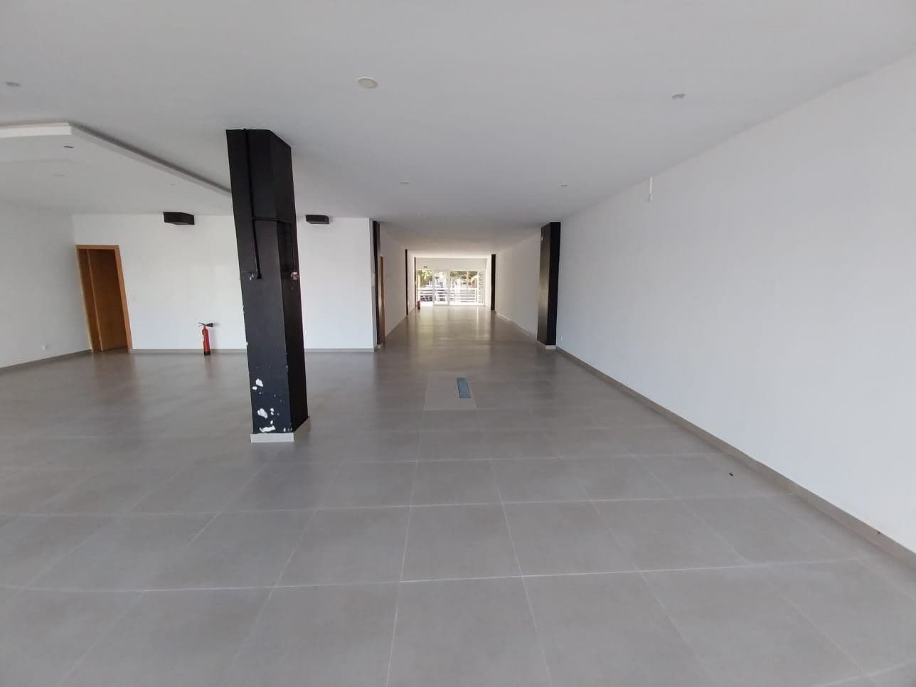 Espace commercial à louer à Praia, Santiago — foto 2