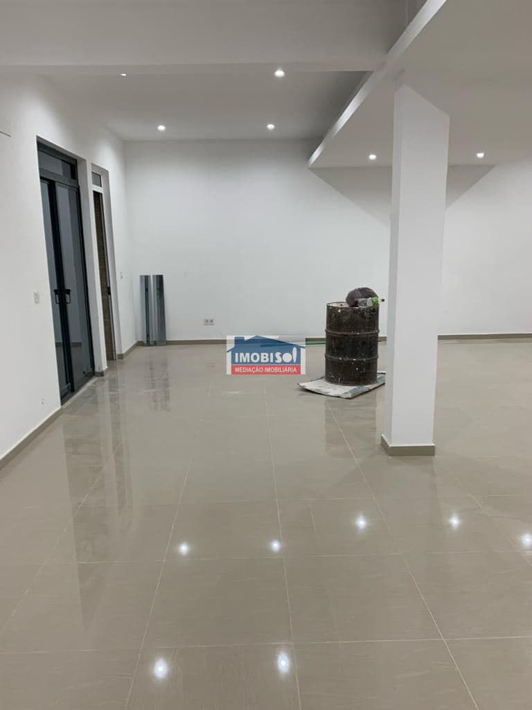 Commercial space for rent in Praia, Santiago — foto 2