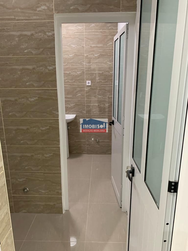 Commercial space for rent in Praia, Santiago — foto 4