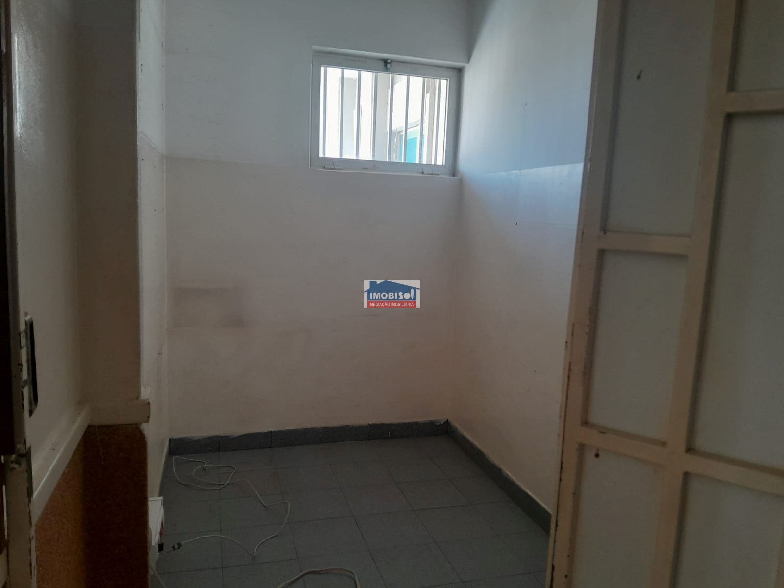 Commercial space for rent in Praia, Santiago — foto 3