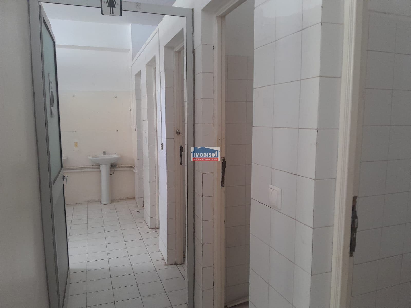 Commercial space for rent in Praia, Santiago — foto 4