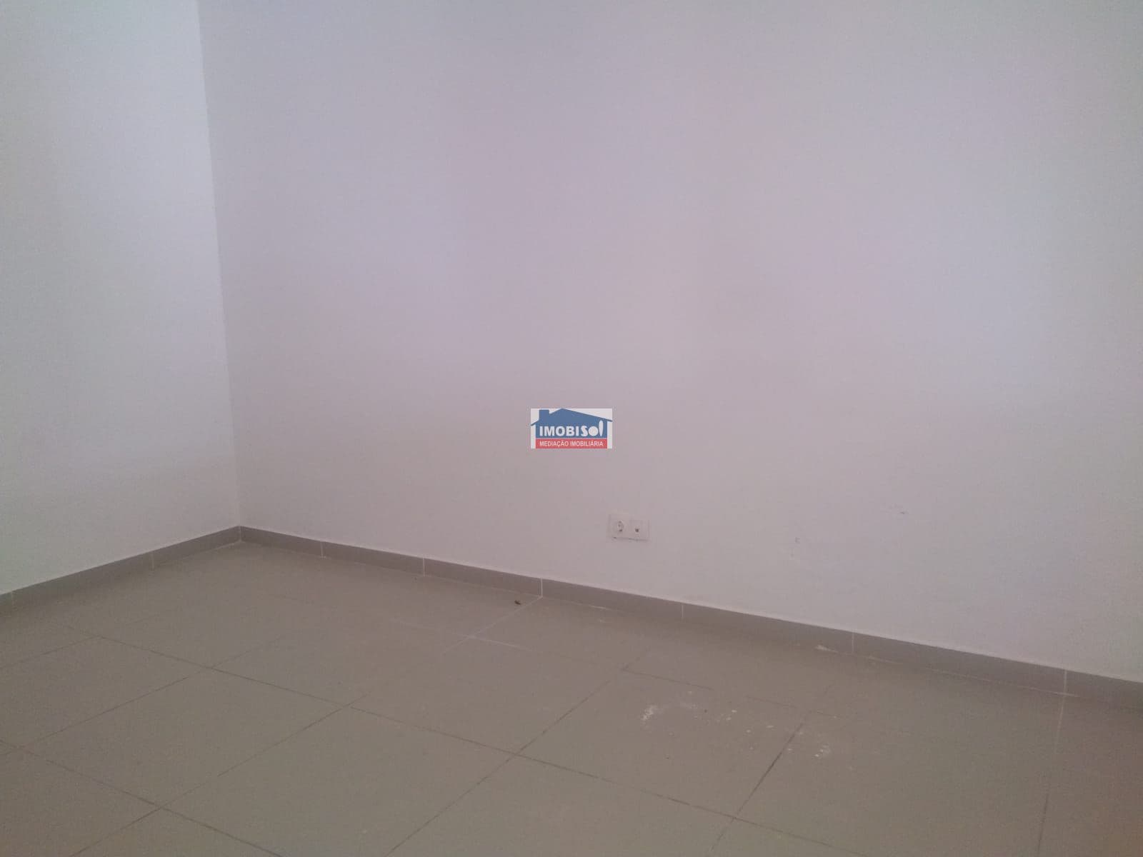 Espaço comercial para arrendamento na Praia, Santiago — foto 2