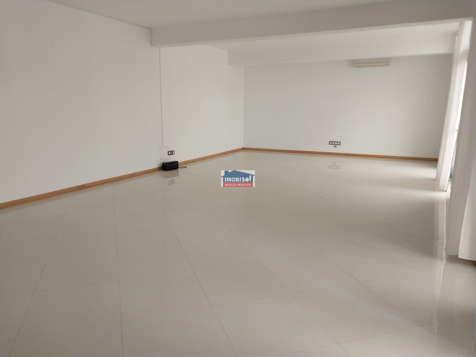 Apartamento T3 para arrendamento na Praia, Santiago — foto principal