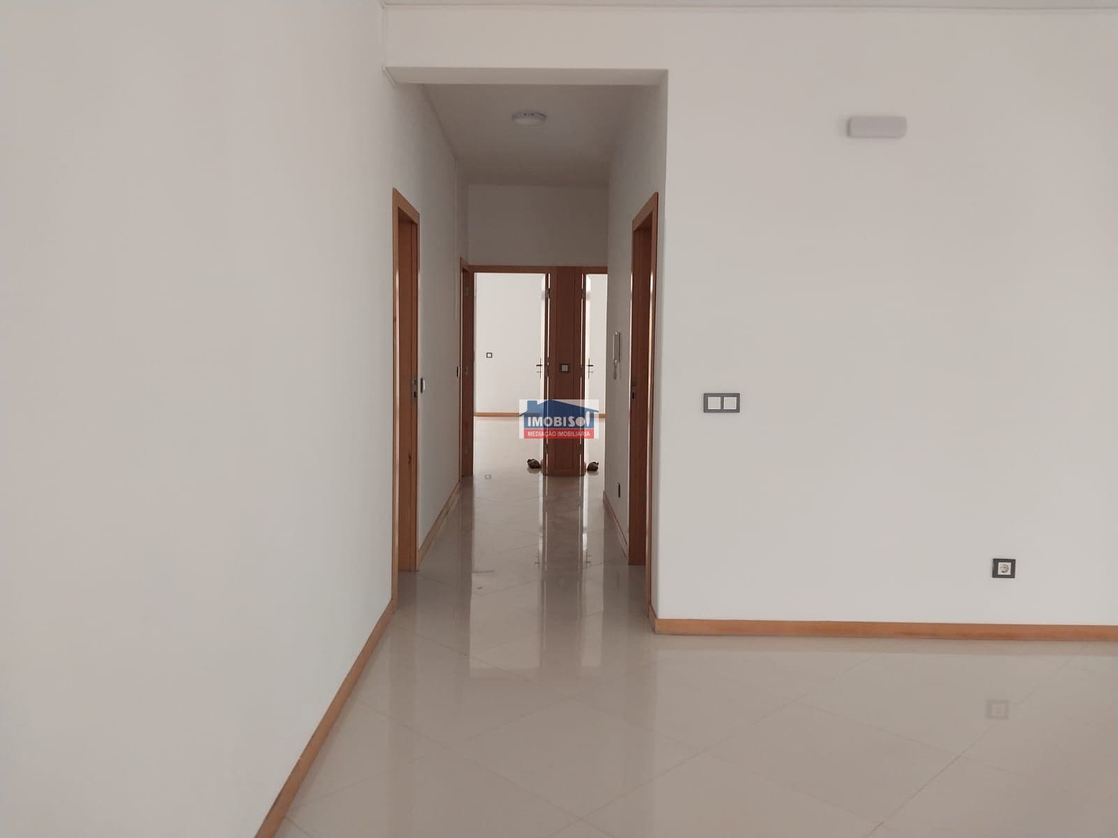 Apartamento T3 para arrendamento na Praia, Santiago — foto 3