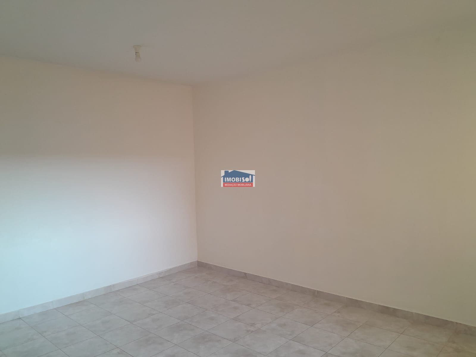 Apartamento T2 para arrendamento na Praia, Santiago — foto 3