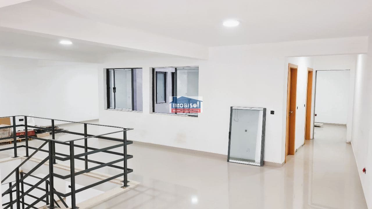 Espaço comercial à venda na Praia, Santiago — foto principal