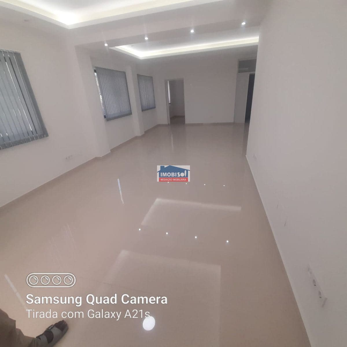Commercial space for rent in Praia, Santiago — foto 2