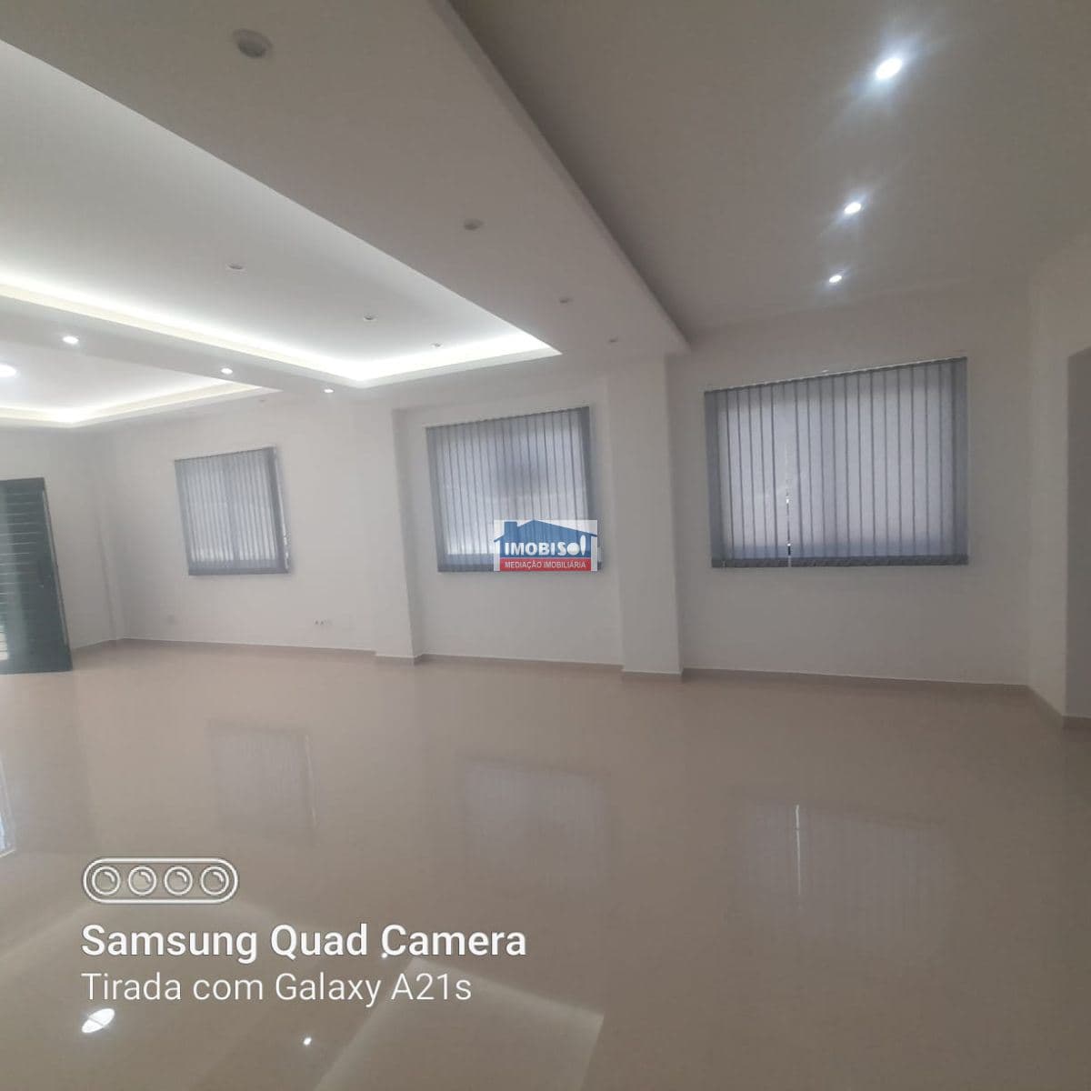 Commercial space for rent in Praia, Santiago — foto 3