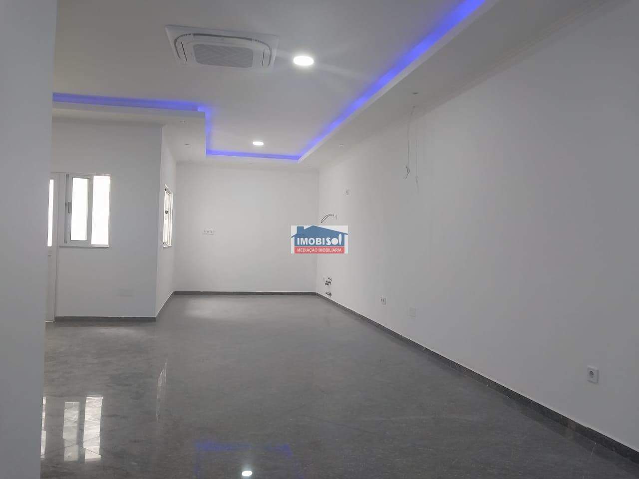 Commercial space for rent in Praia, Santiago — foto 3
