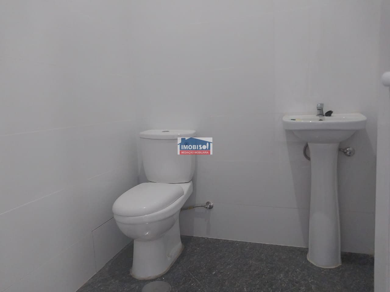 Commercial space for rent in Praia, Santiago — foto 4
