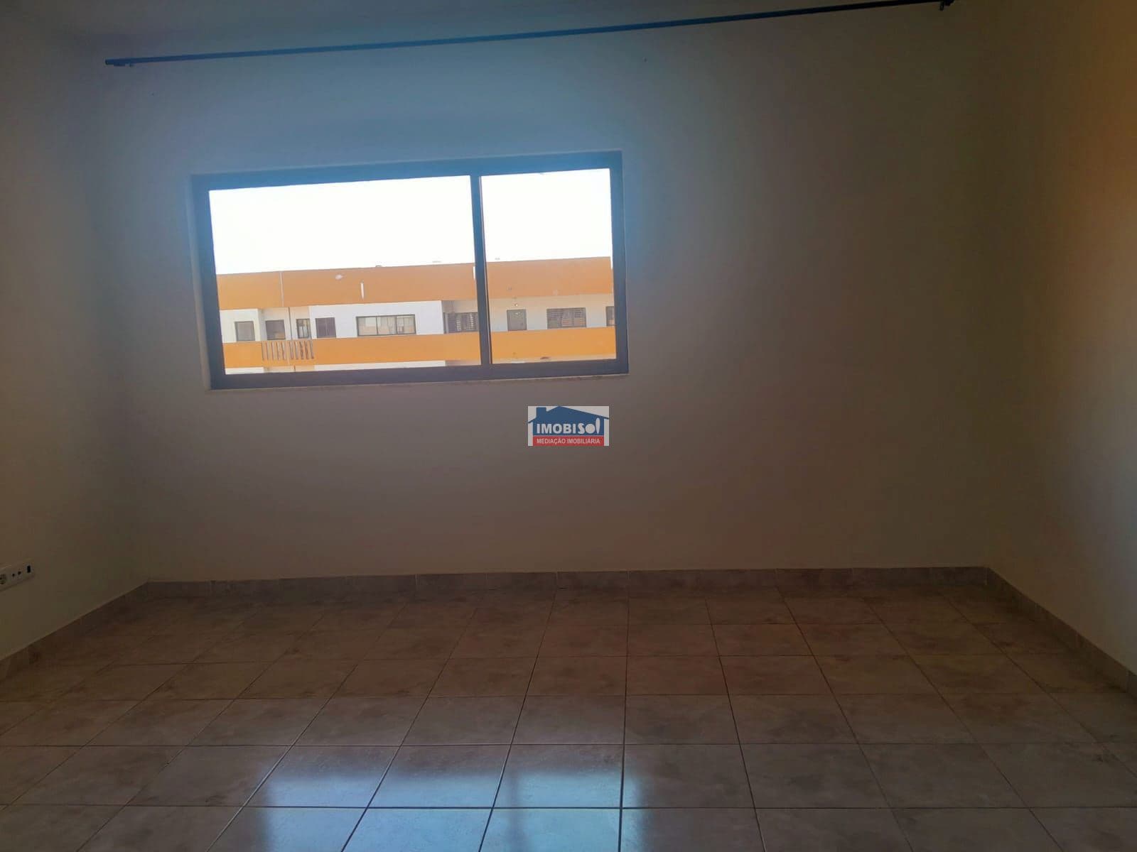 Apartment T2 for rent in Praia, Santiago — foto principal