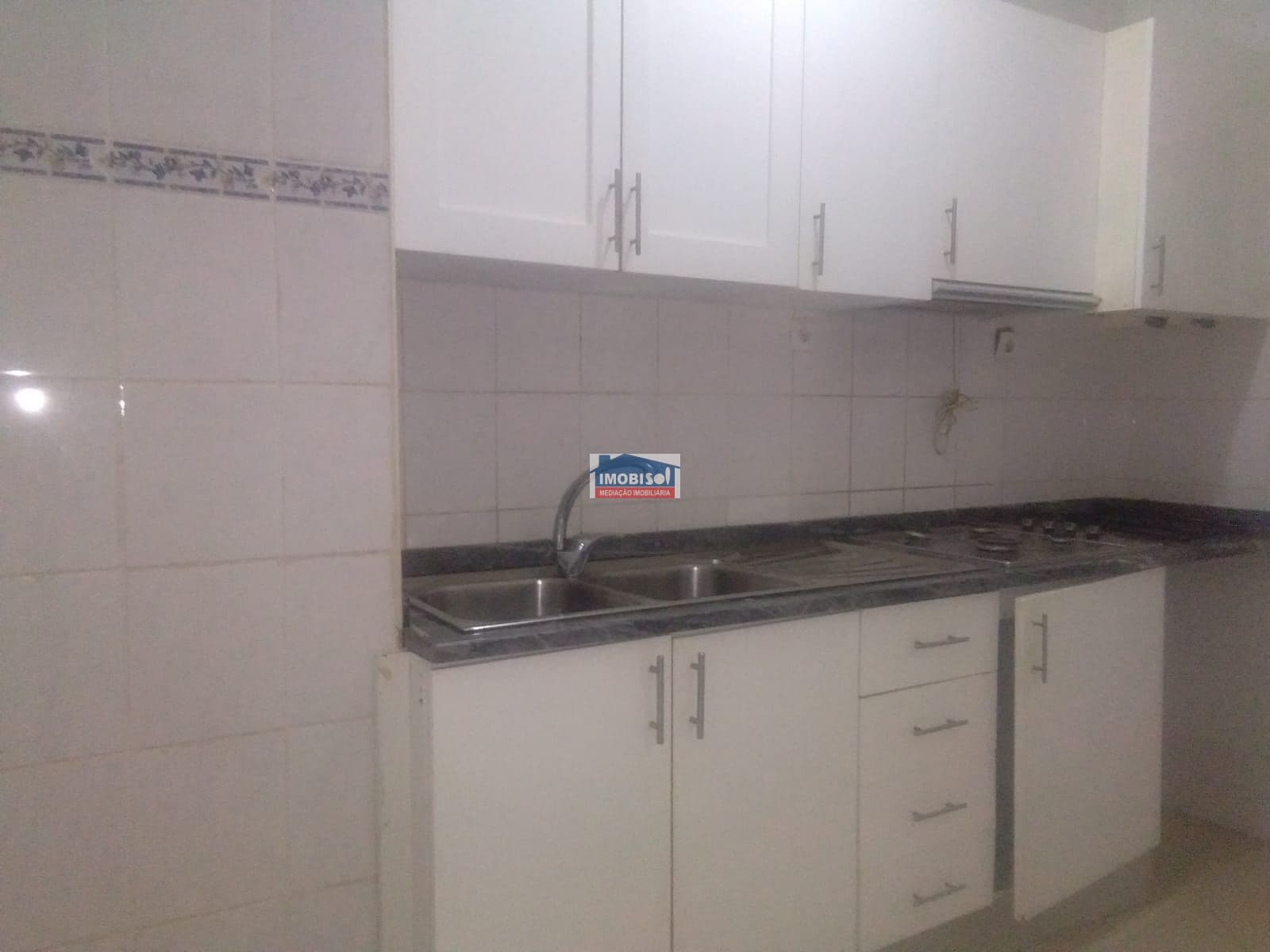 Apartamento T2 para arrendamento na Praia, Santiago — foto principal
