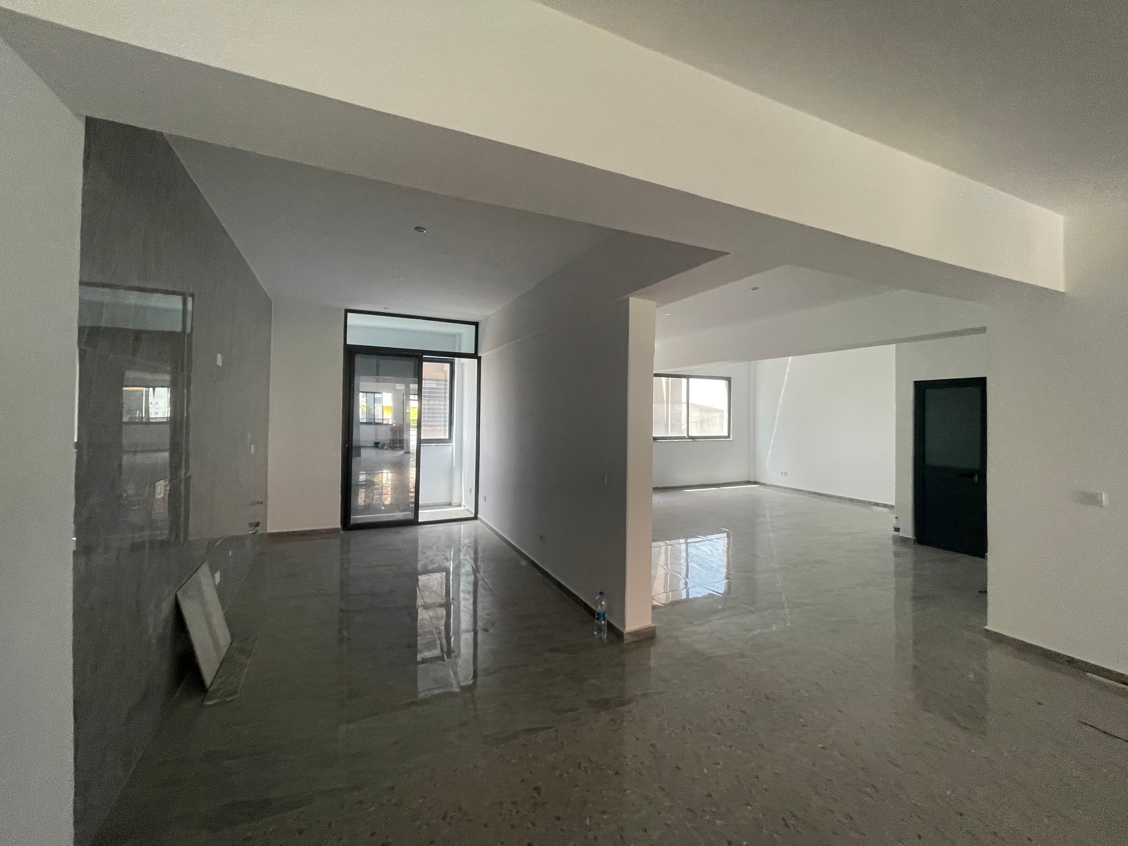 Commercial space for sale in PRAIA, Santiago — foto principal